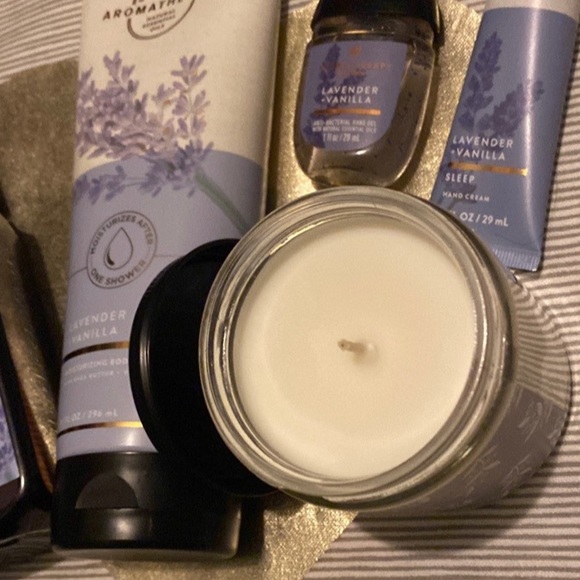 NEW Bath and Body Works Aromatherapy Lavender Vanilla + Free Gifts! - Picture 6 of 6